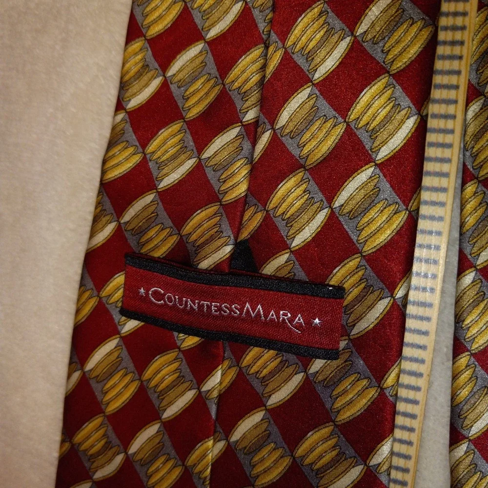 Countess Mara Tie Red Geometric All Silk Hand Made In Italy Vintage Necktie Tie